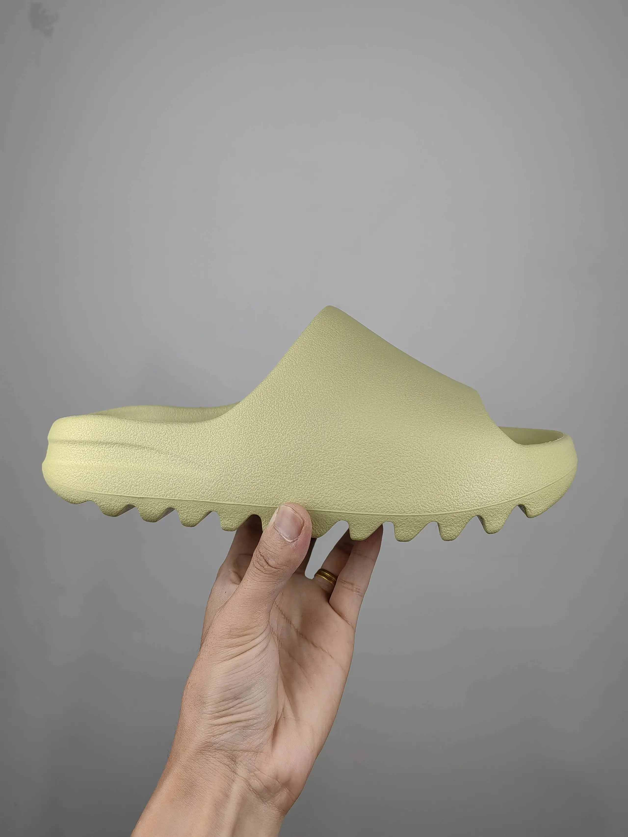 Bean Green Matte (FZ5904)